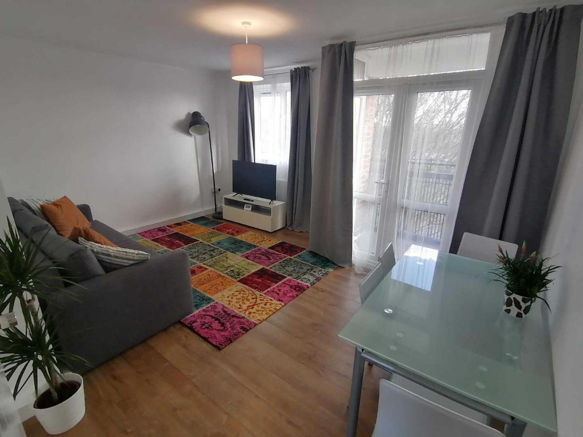 White City Apartment, Your London Stay Eksteriør billede