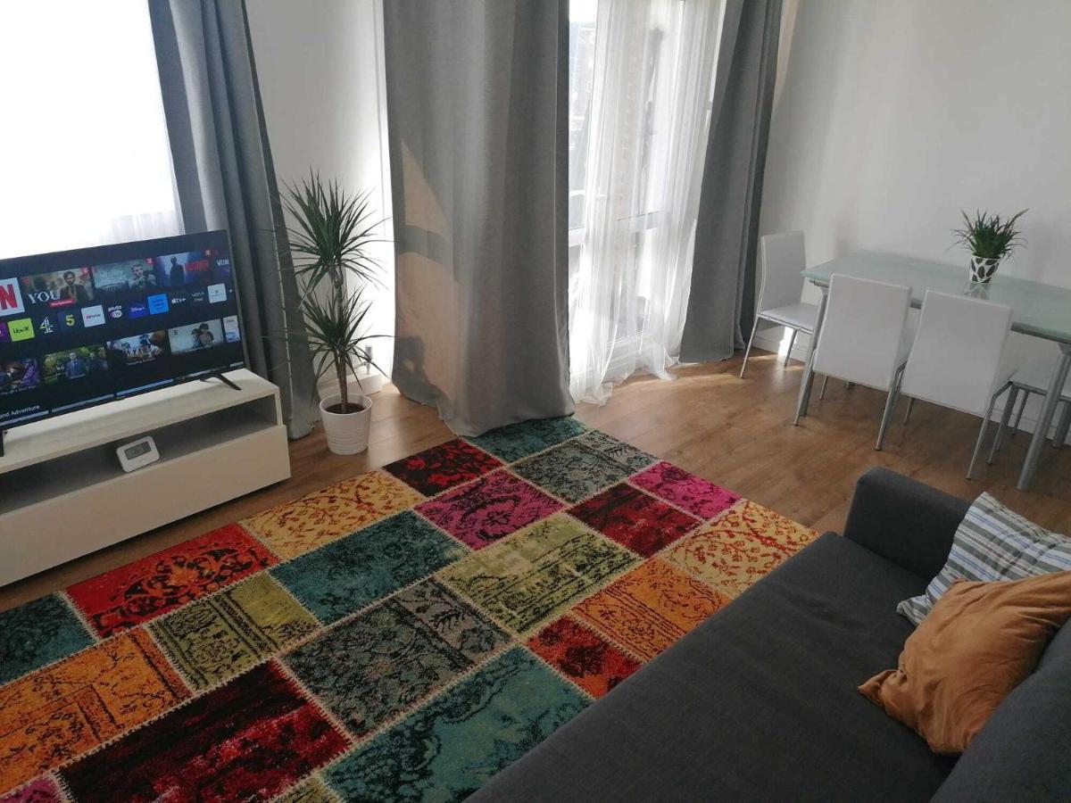 White City Apartment, Your London Stay Eksteriør billede