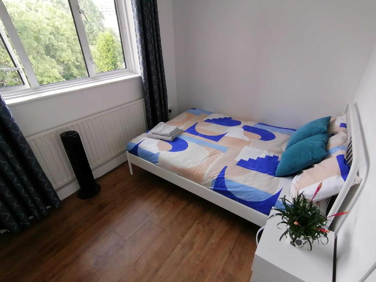 White City Apartment, Your London Stay Eksteriør billede